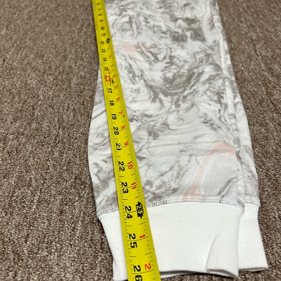 Women’s Joggers - Picture 3 of 5